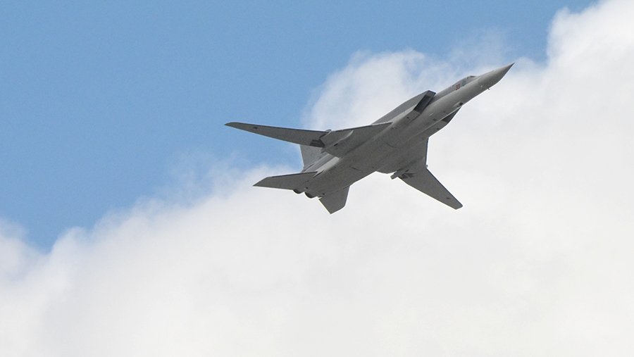 Бомбардировщики Ту-22М3 провели патрулирование над Охотским и Японским морями