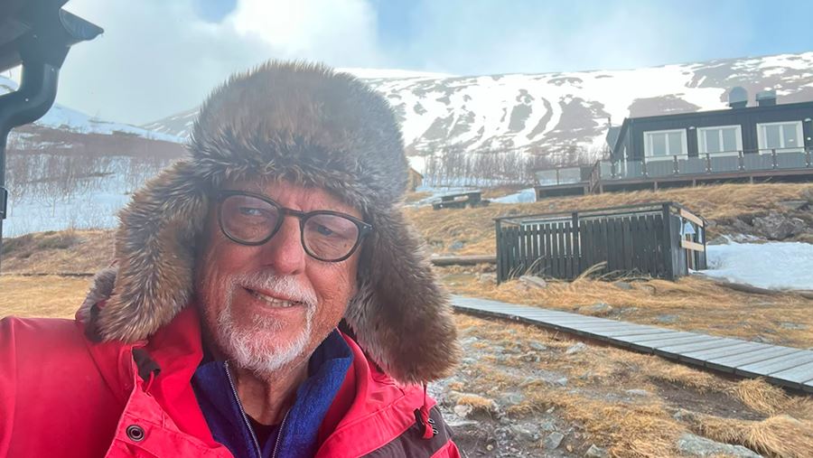 Бывший министр и более 50 отдыхающих застряли на самой высокой горе Швеции
