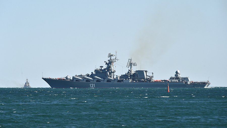 Черноморский флот отражает атаку надводных беспилотников в Севастополе