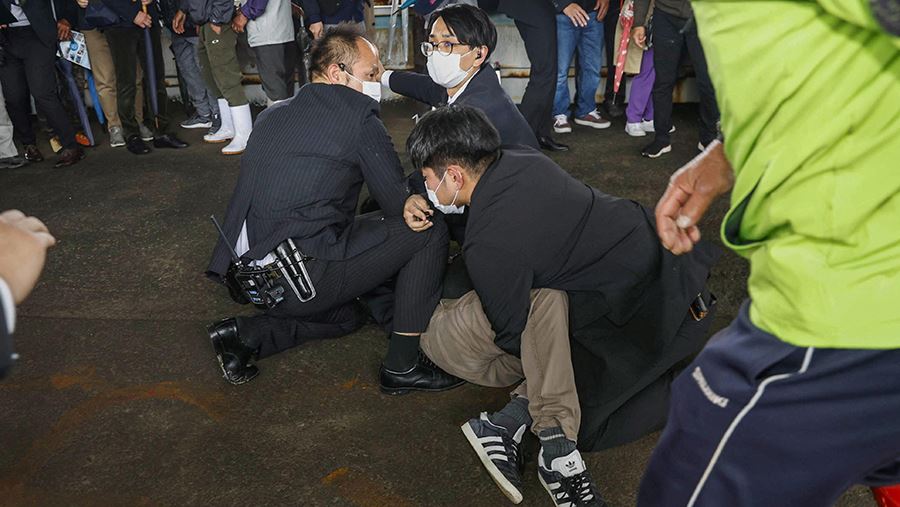 Правящая партия Японии осудила взрыв рядом с местом выступления Кисиды
