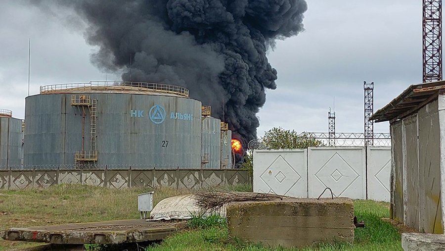 Развожаев заверил, что пожар на нефтебазе в Севастополе не приведет к дефициту топлива
