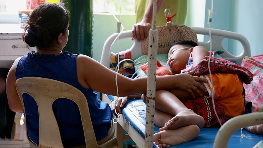 На Филиппинах более 80 школьников попали в больницу из-за химического отравления