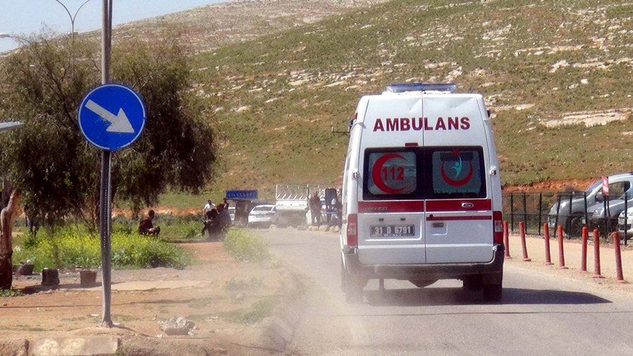 Не менее 26 парашютистов попали в ураган на курорте в Турции