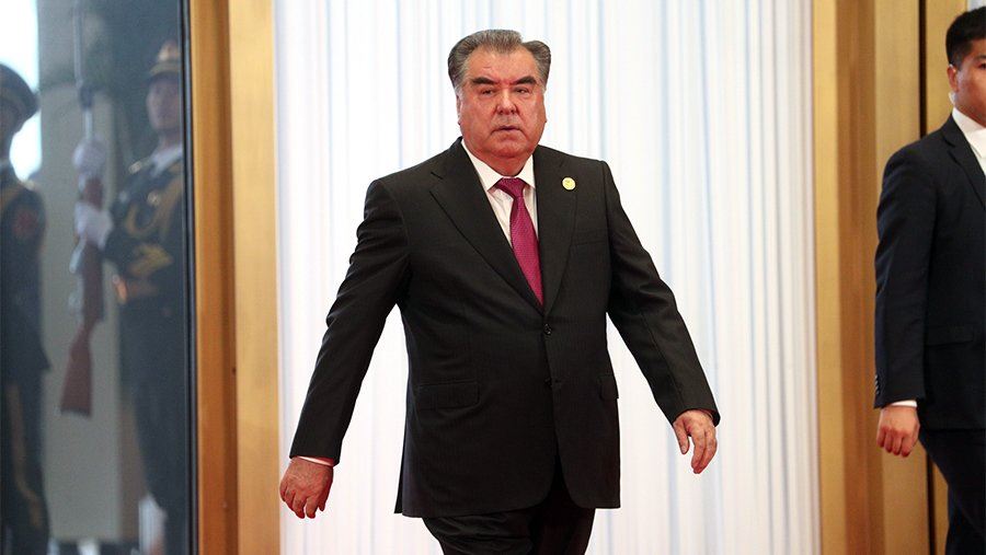 Президент Таджикистана вылетел в Москву на празднование Дня Победы